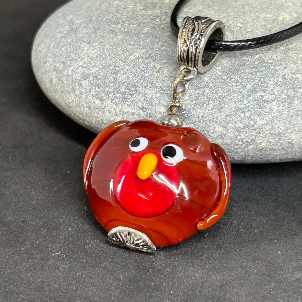 'Rocking Robin' lampwork glass pendant