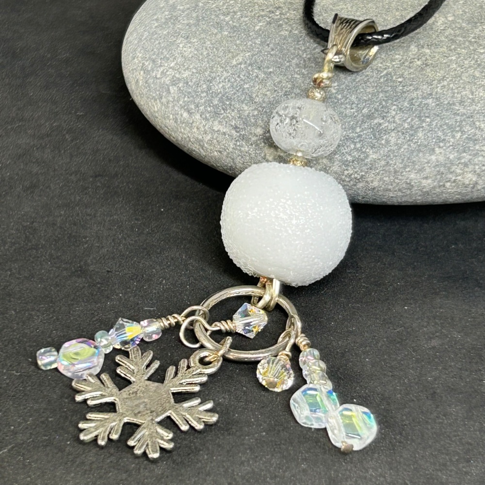 'Snowball' lampwork pendant