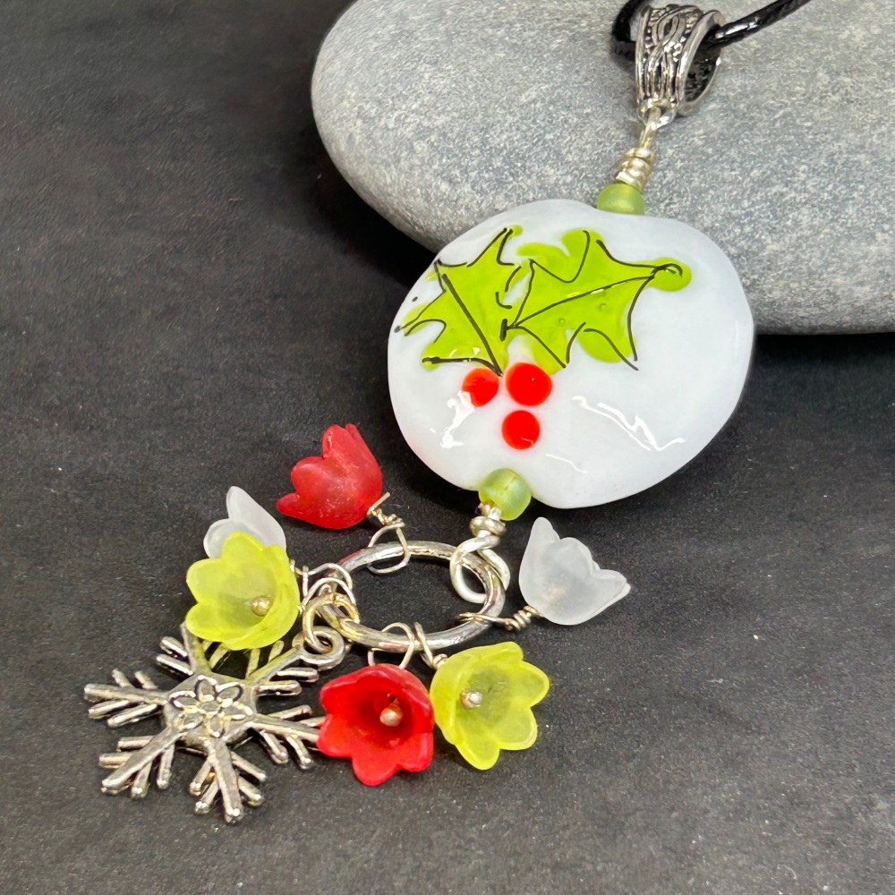 'Jolly Holly’ lampwork pendant