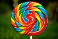 Candy factory rainbow swirl large 55gm round lollies. Best before 4.4.2025 price for 24 lollies includes free postage