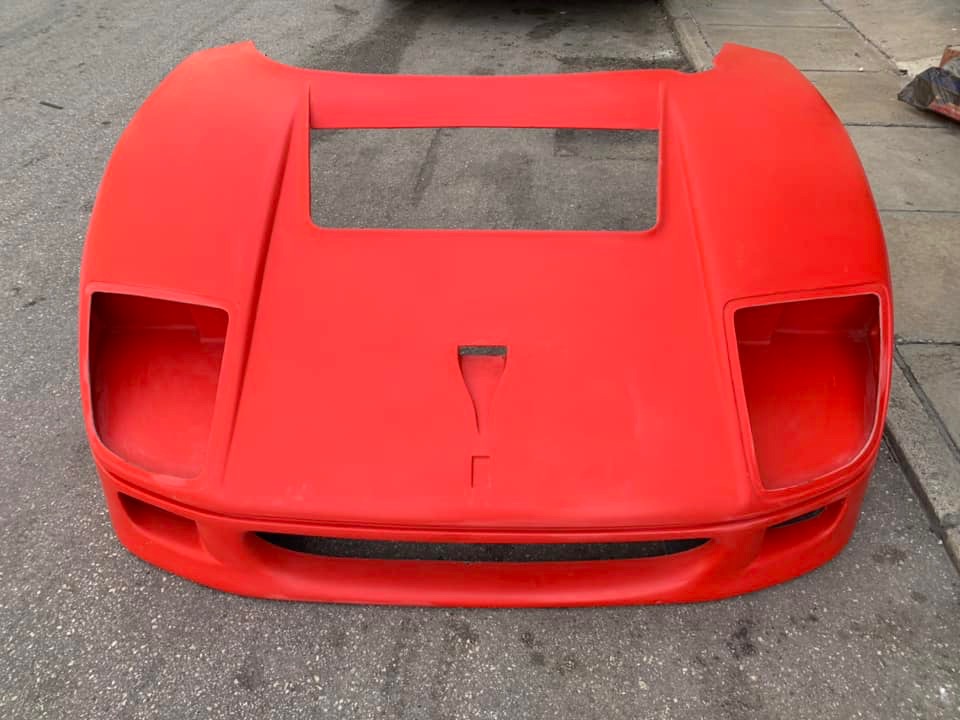 Ferrari F40 Front Bonnet Clip for LM / Competizione - 62611000/M