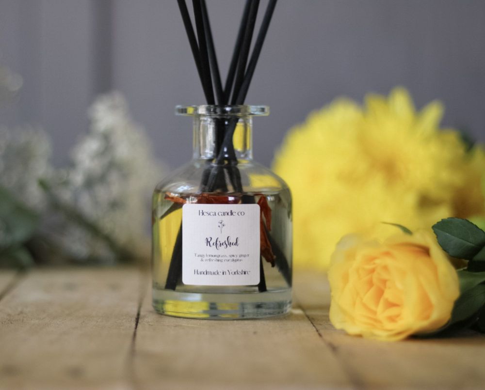 Refreshed reed diffuser with botanicals 