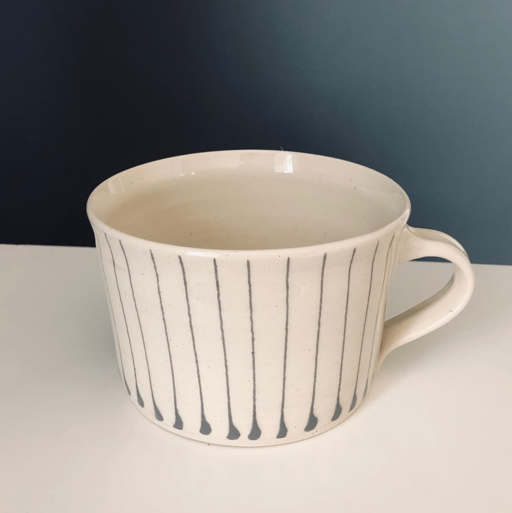WW Mug Squat Lines Warm Grey