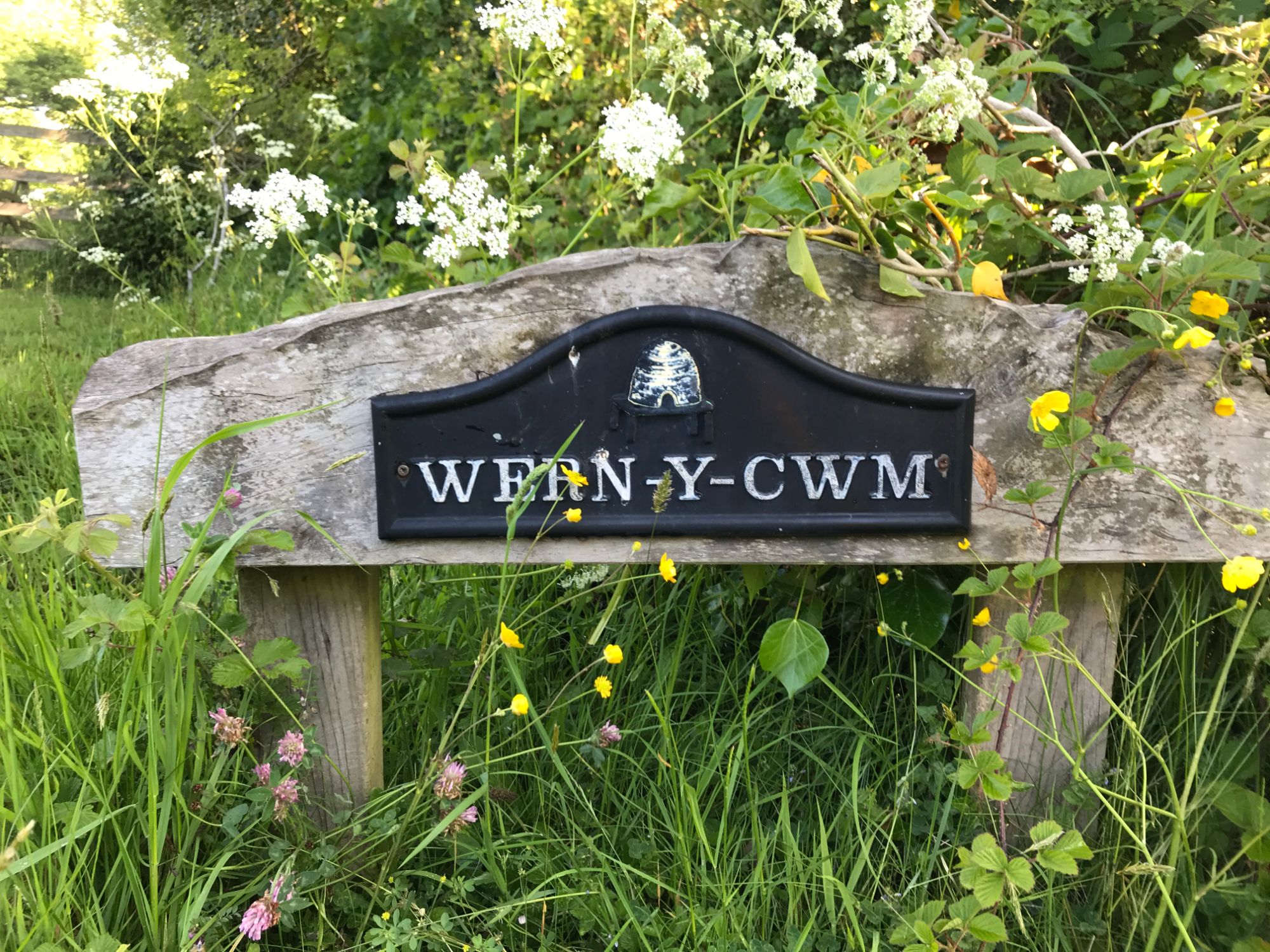 Wern-Y-Cwm Weddings and accomodation Wales signpost