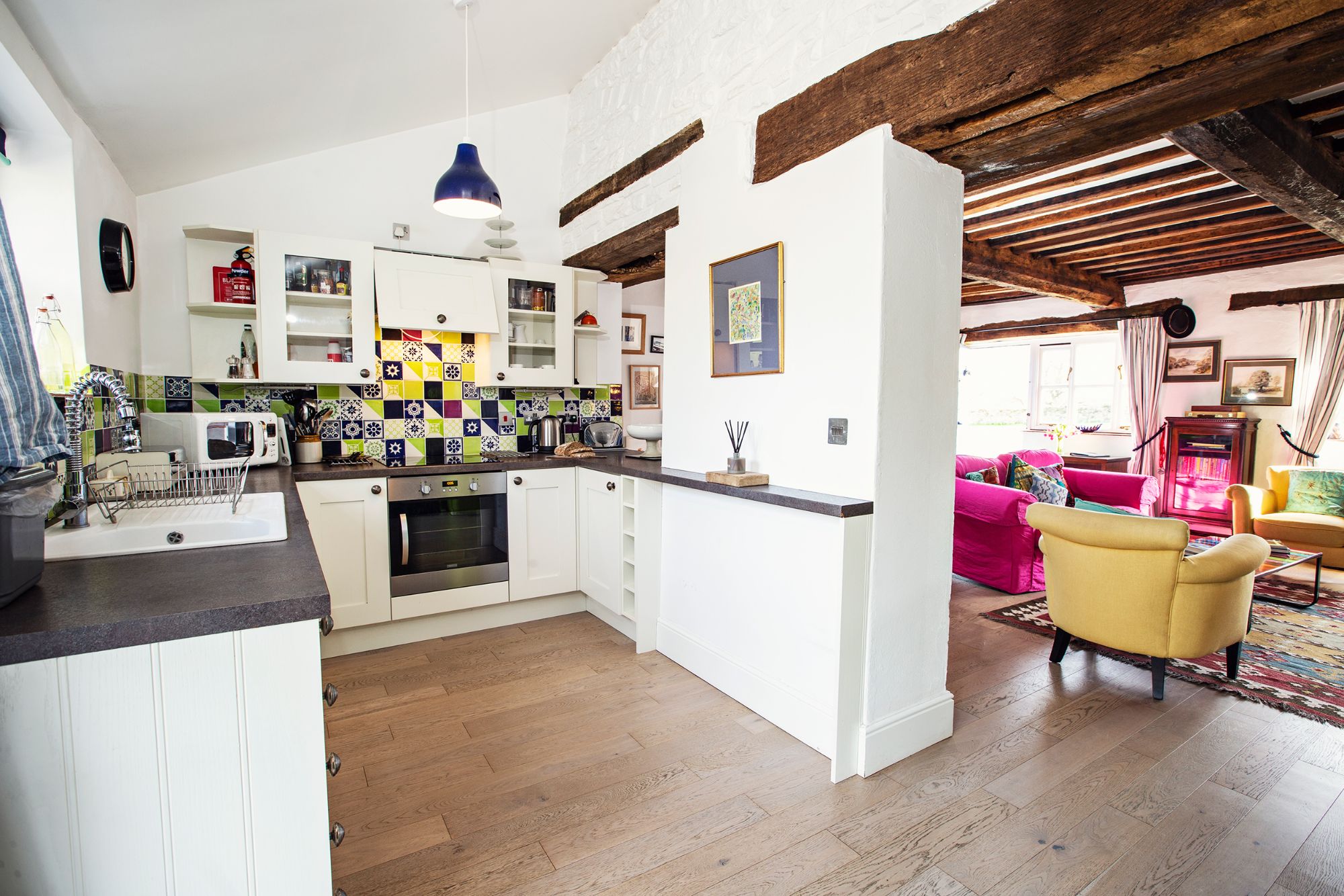 Cottage - kitchen