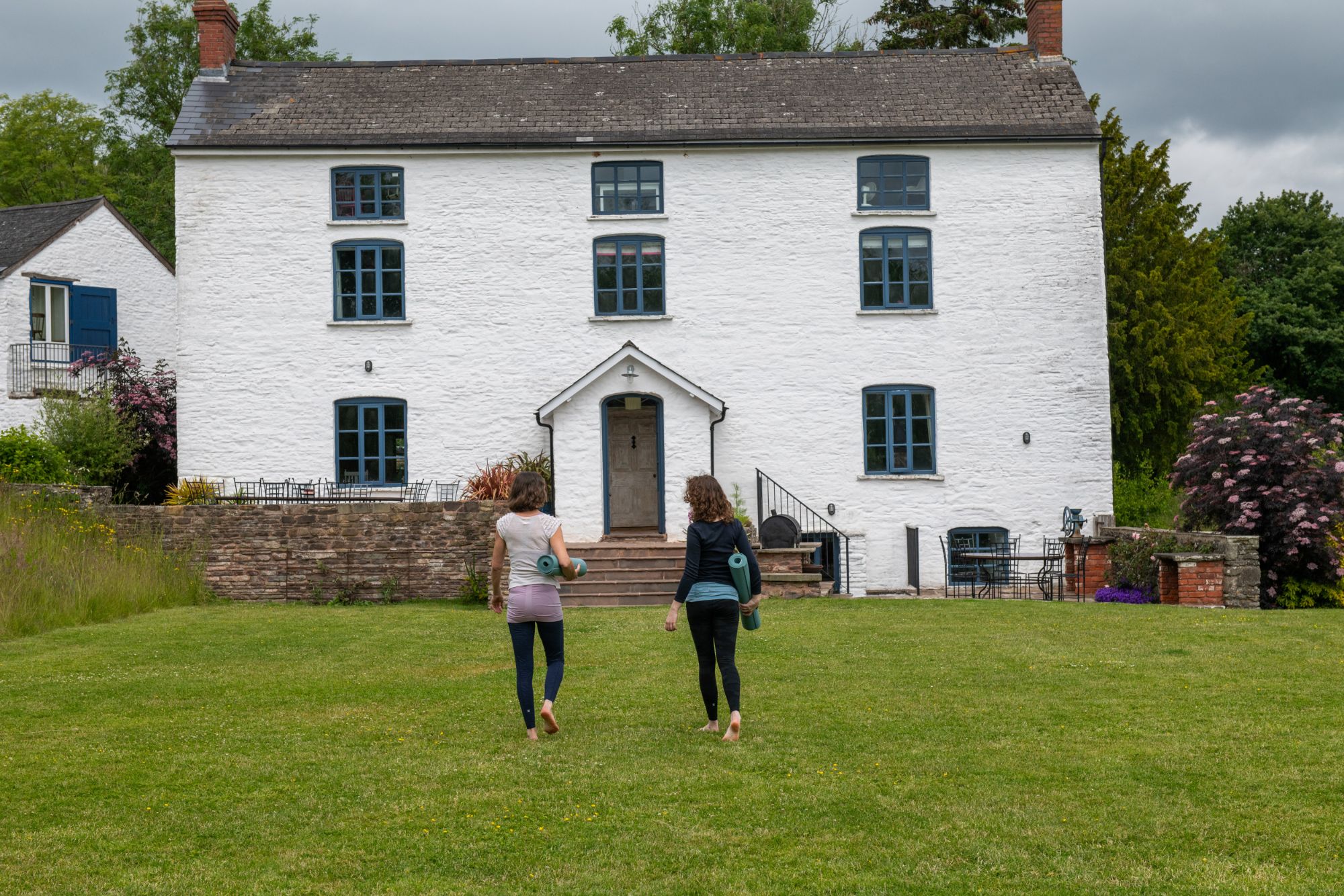 Yoga-Croquet-lawn-Farmhouse-pilates-retreat-144
