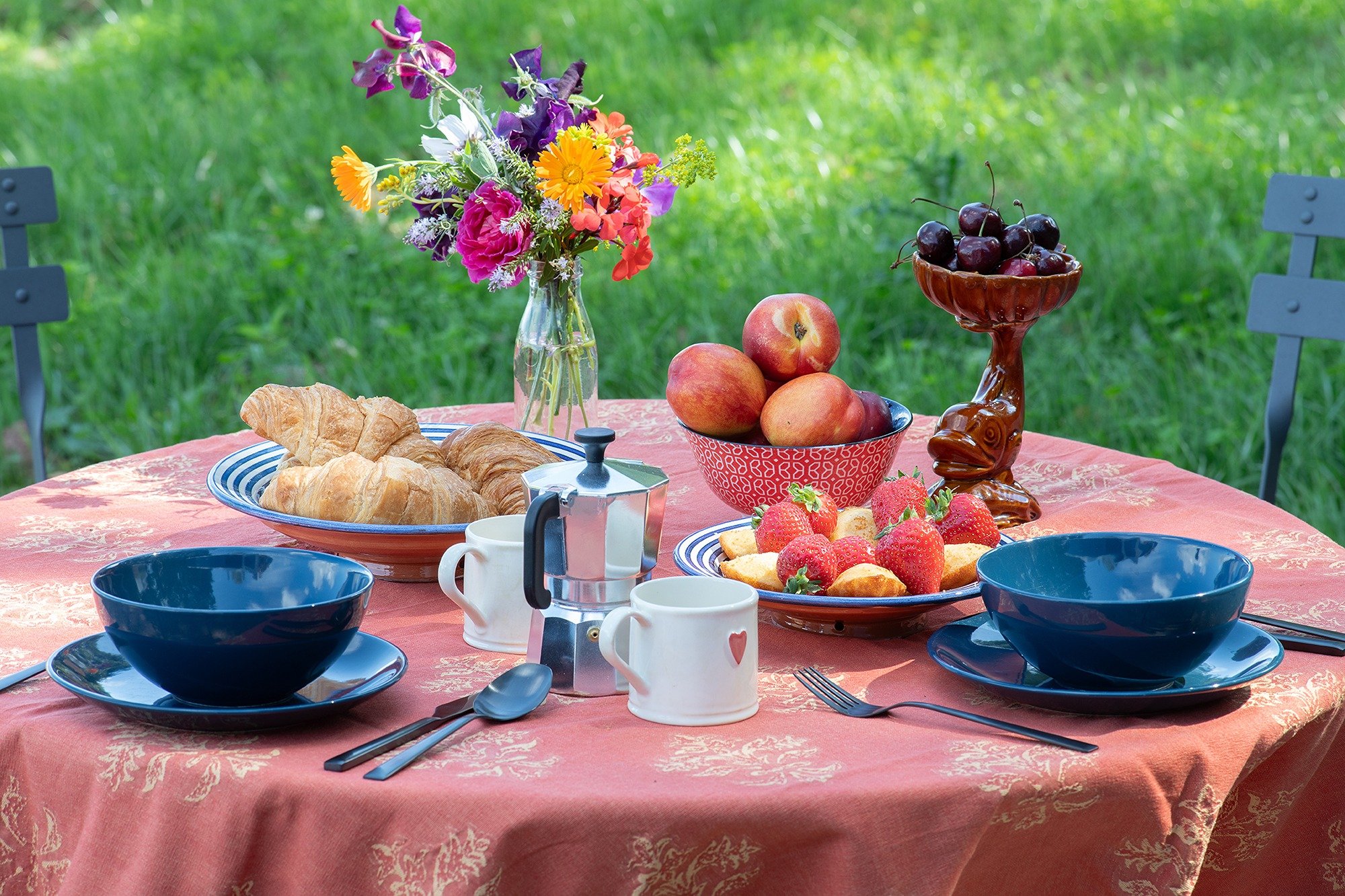 Outdoor eating