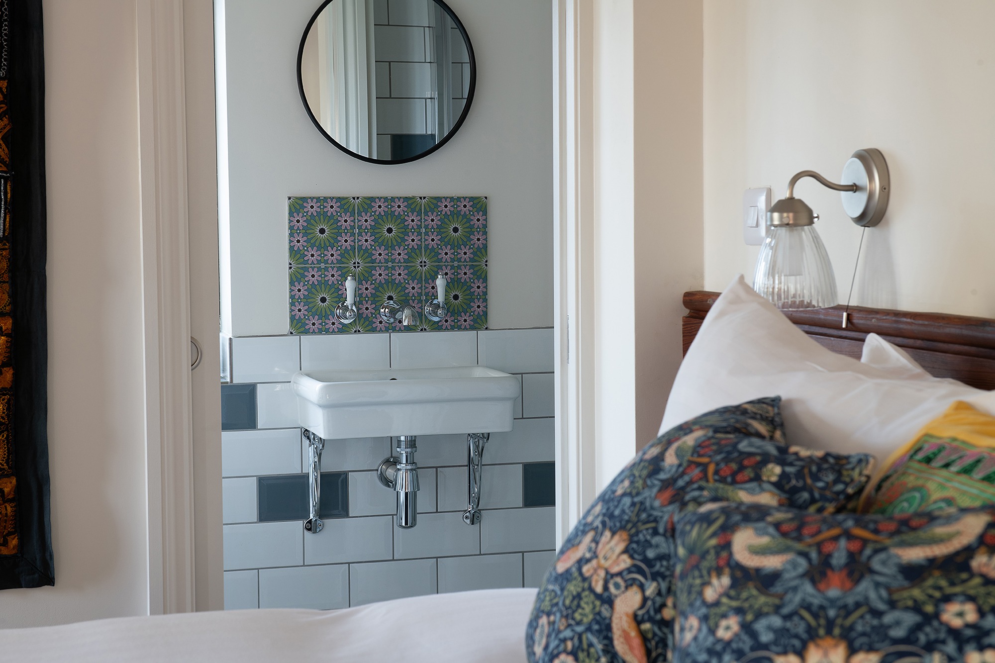 Cosy 2 bed cottage-the owl house-shower room 2