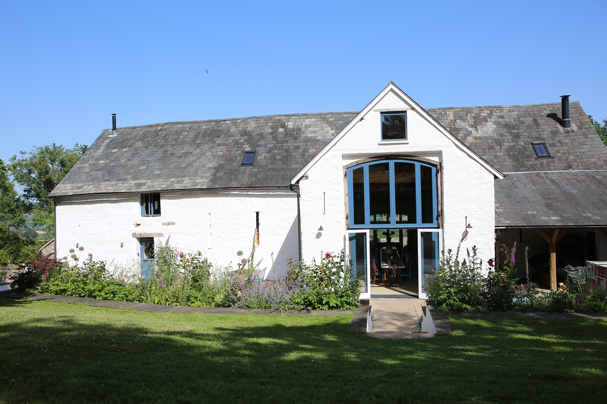 Great-barn-gardens-party