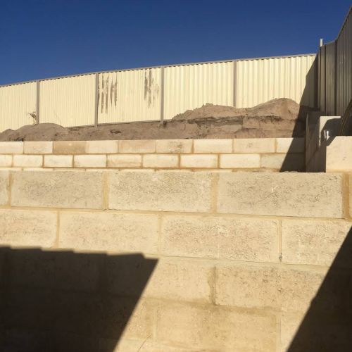 Limestone Retaining Wall Contrcators Mandurah and Perth