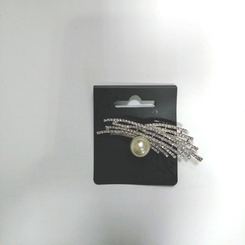 Sparkle Brooch with faux pearl