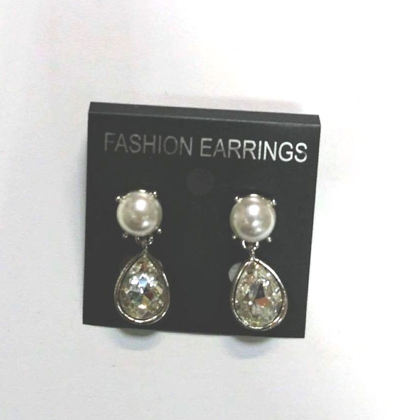 Faux Pearls Fashion Earrings with Clear Stone
