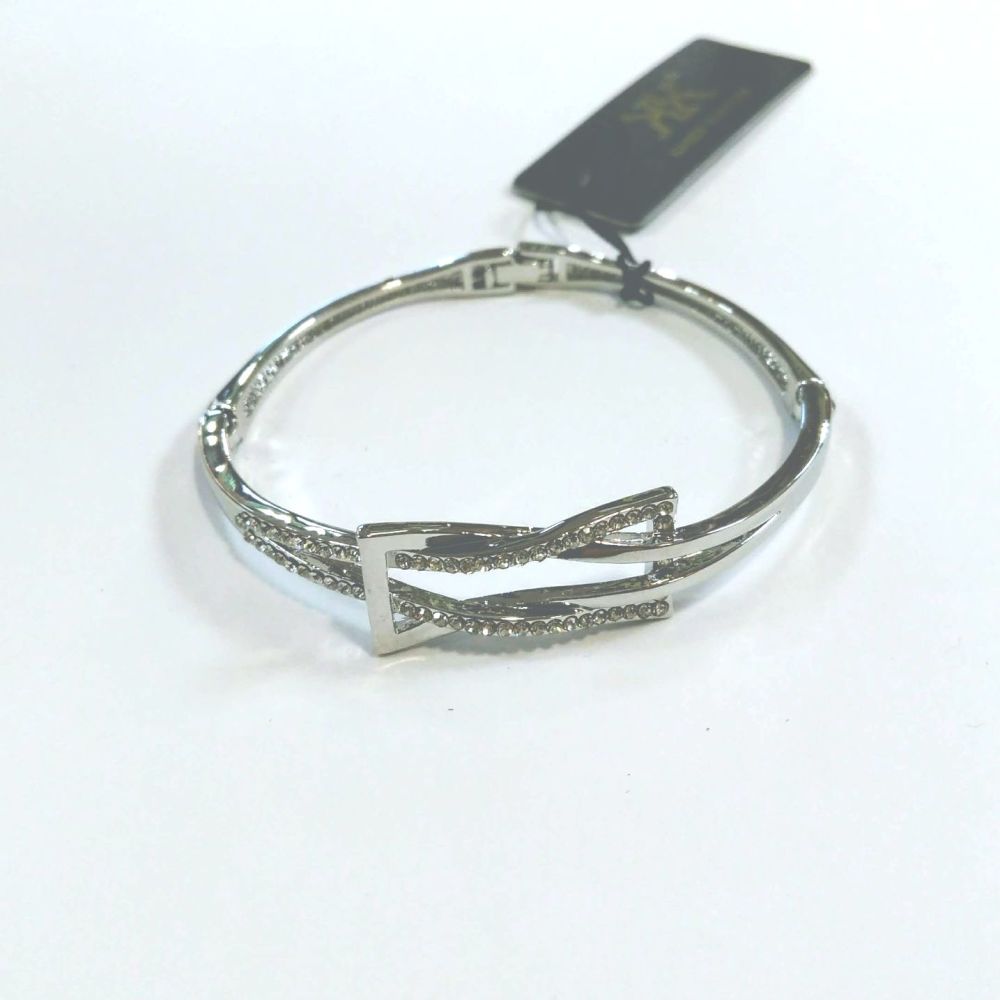 Silver Bangle with jewelled front