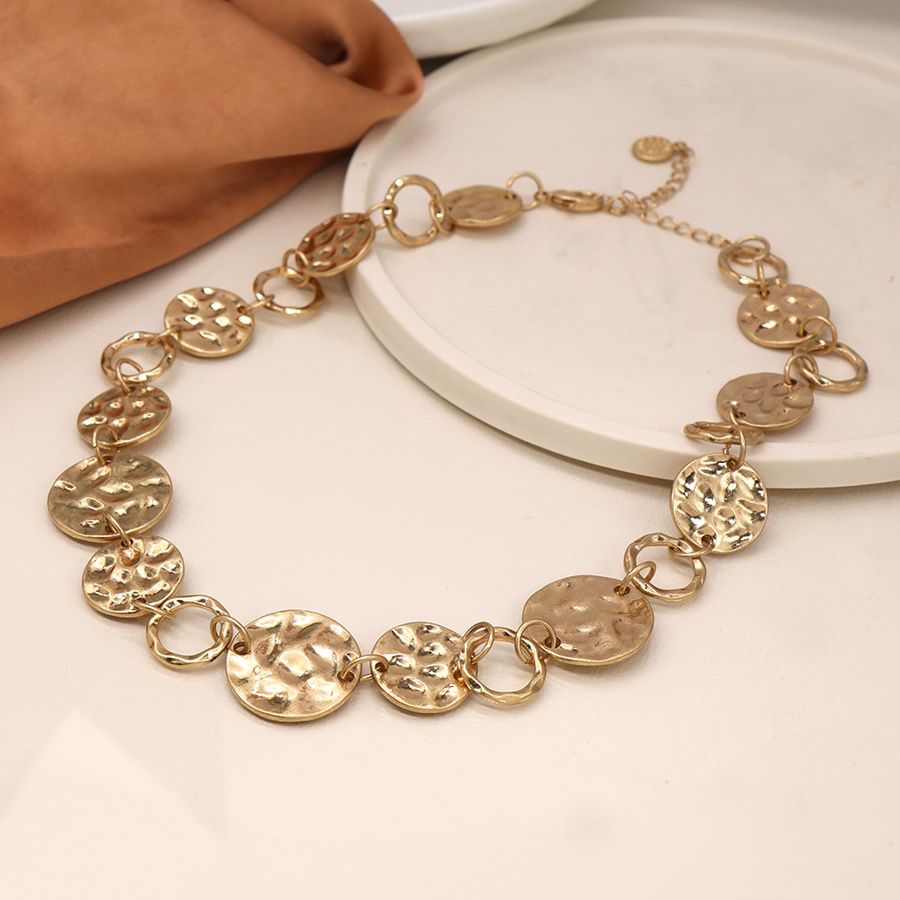 Golden hammered disc linked necklace