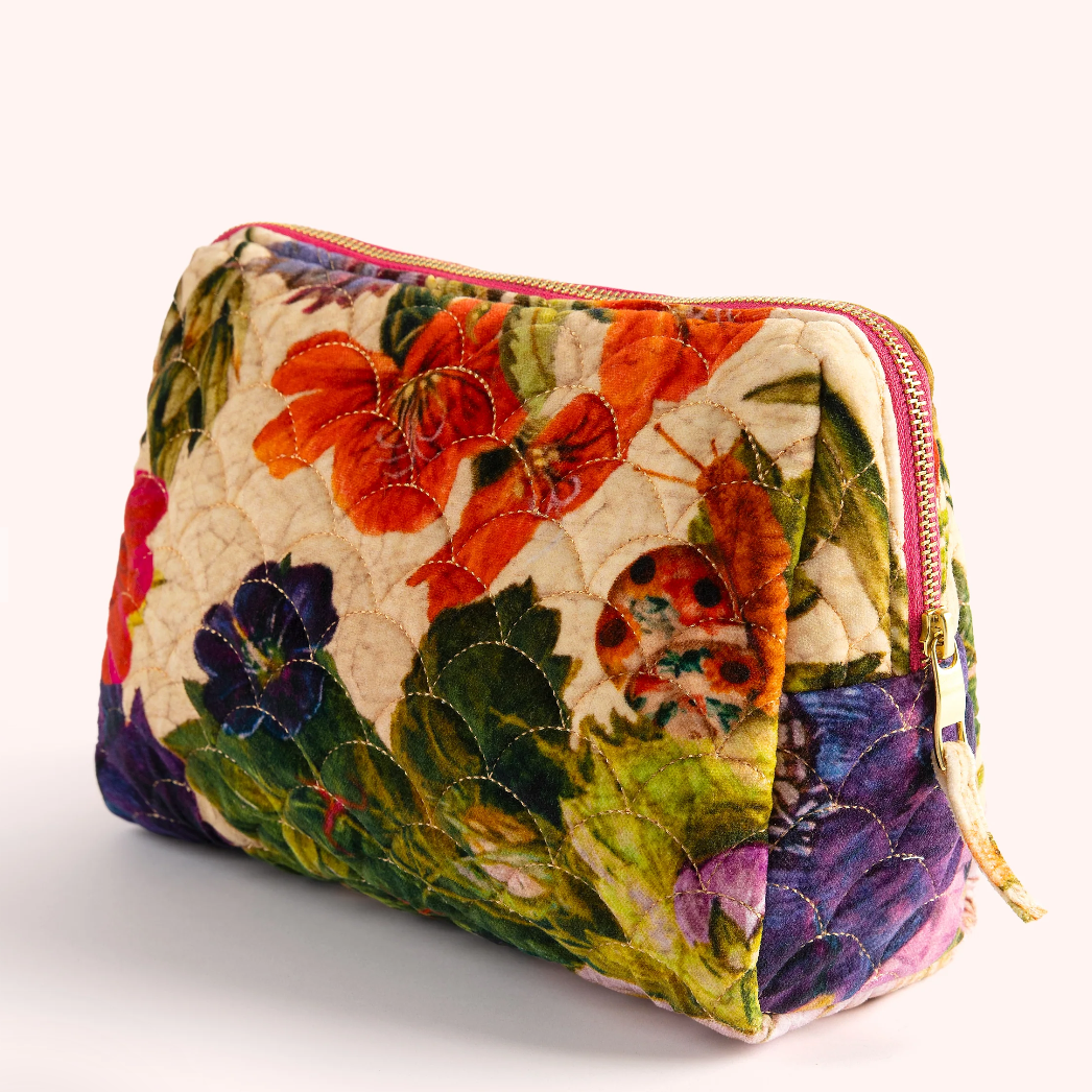 Cream Posy- Quilted Wash Bag