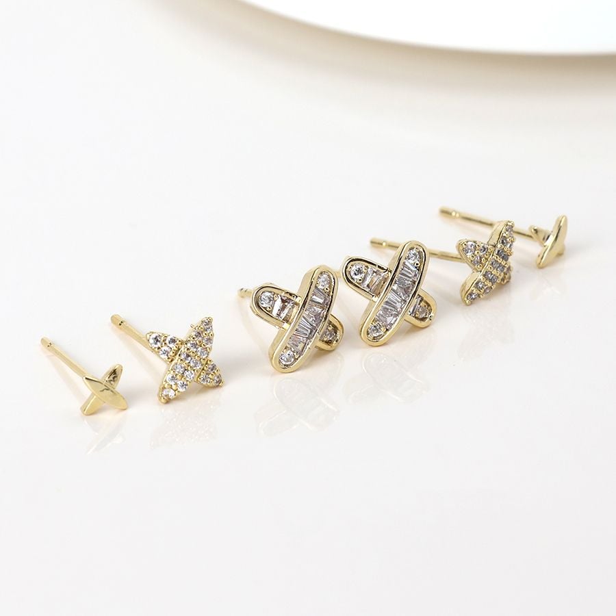 Golden triple crystal kisses stud earring set