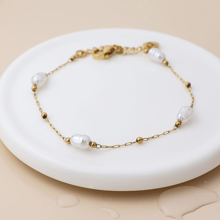 Waterproof gold plated station bracelet with pearls