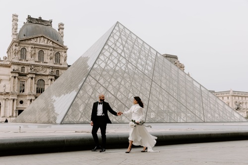 Wedding Elopement Louvre