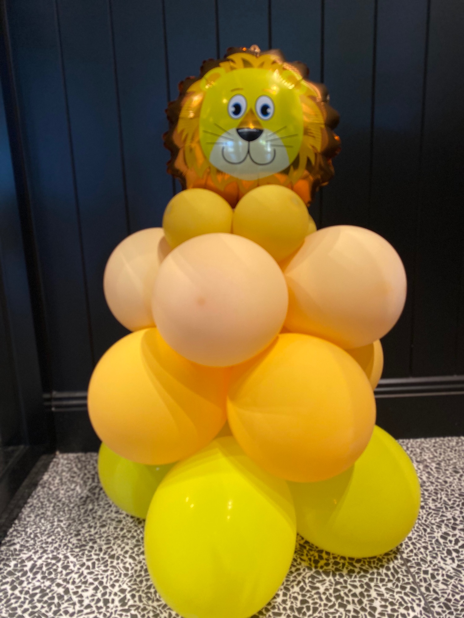 Lion Face Balloon Stack