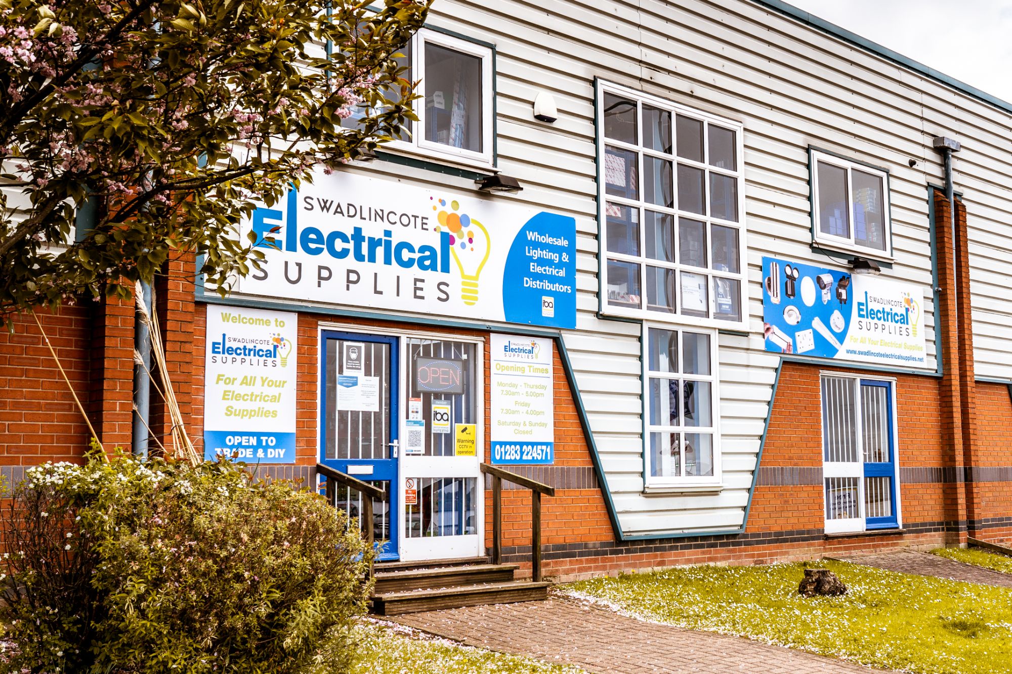 Solar panels south derbyshire, commercial energy audits, solar supply and wholesale, solar installations midlands