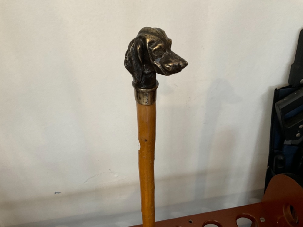 Vintage walking cane with bronze dog