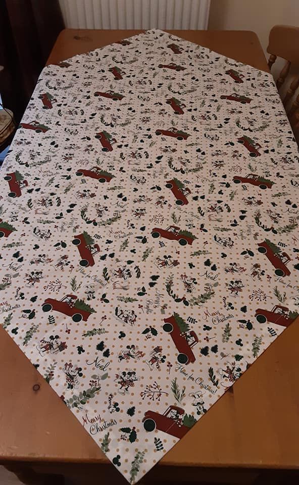 mickey xmas table cloth.jpg