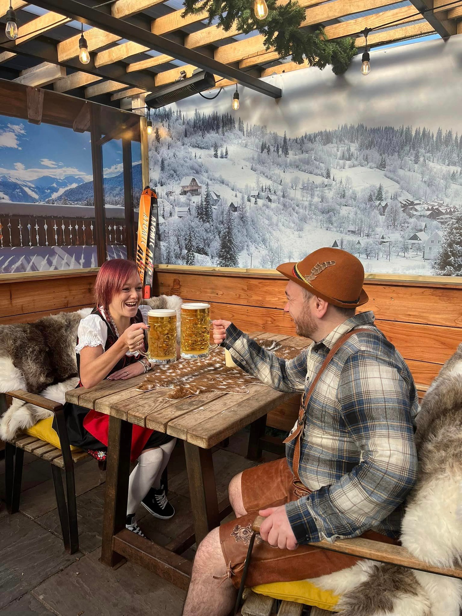 alpine lodge 2 steins.jpg