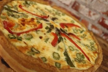 Quiche, Asparagus & red pepper, by the slice or the whole quiche