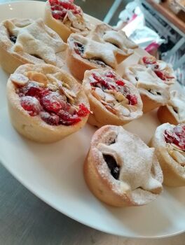 Deep fill mince pie with shortbread star top/glace cherry & almond top,  box of 4