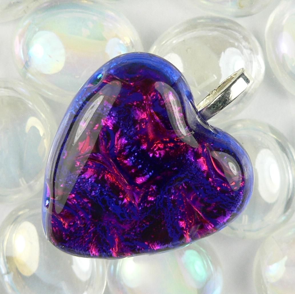 3.1cm Dichroic glass pendant, heart shaped, with leather cord & gift box (#21035)