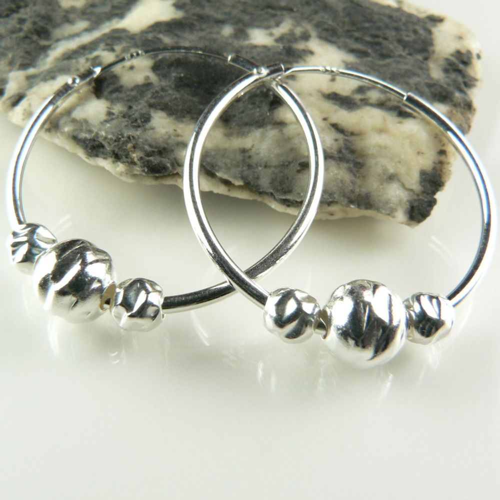 6mm & 4mm hammered/textured sterling silver beads on 24mm hoop earrings, in a gift box