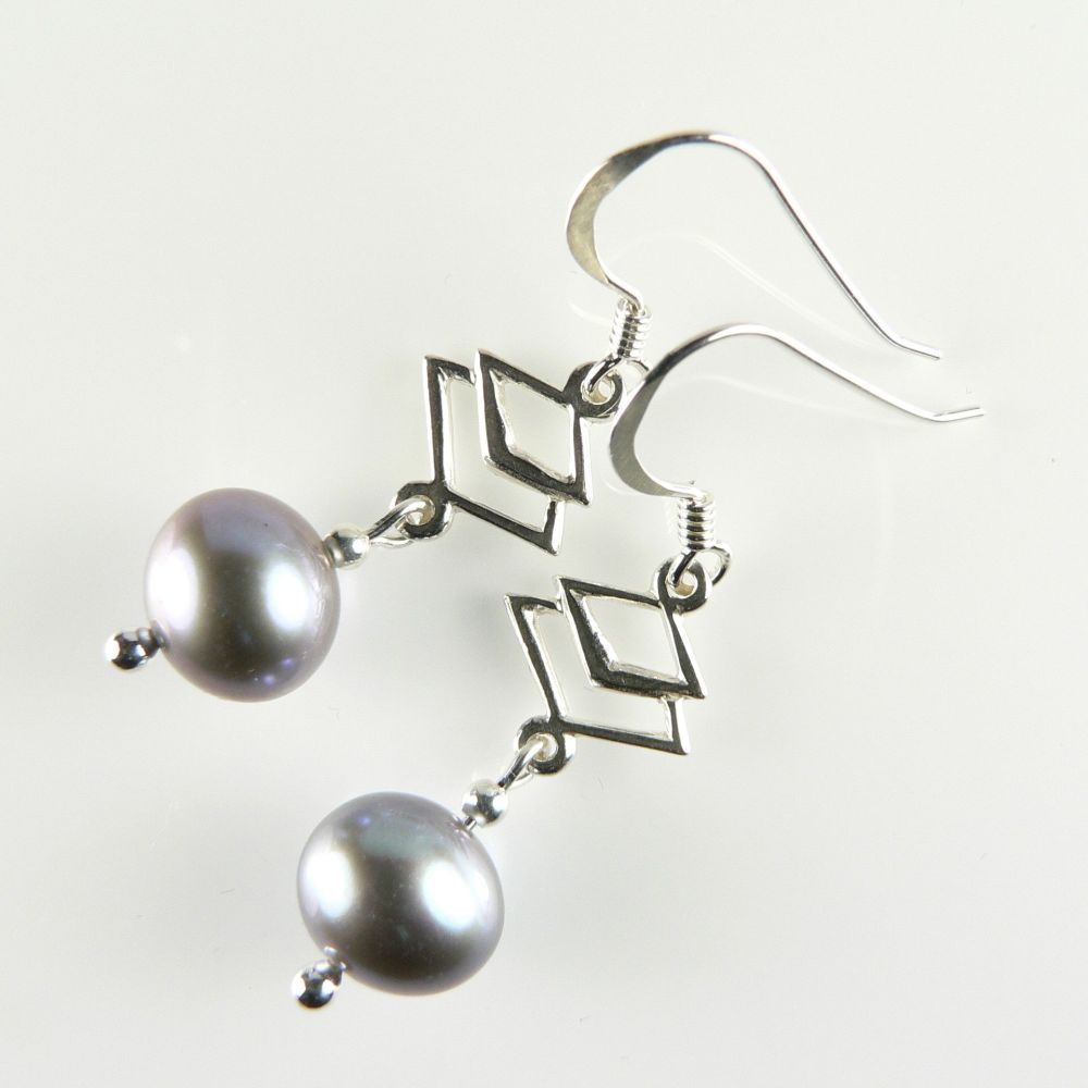 freshwater pearl earrings