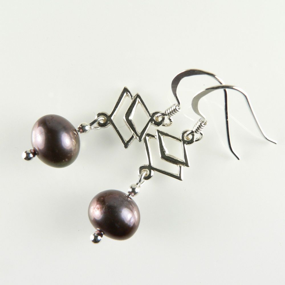 freshwater pearl earrings