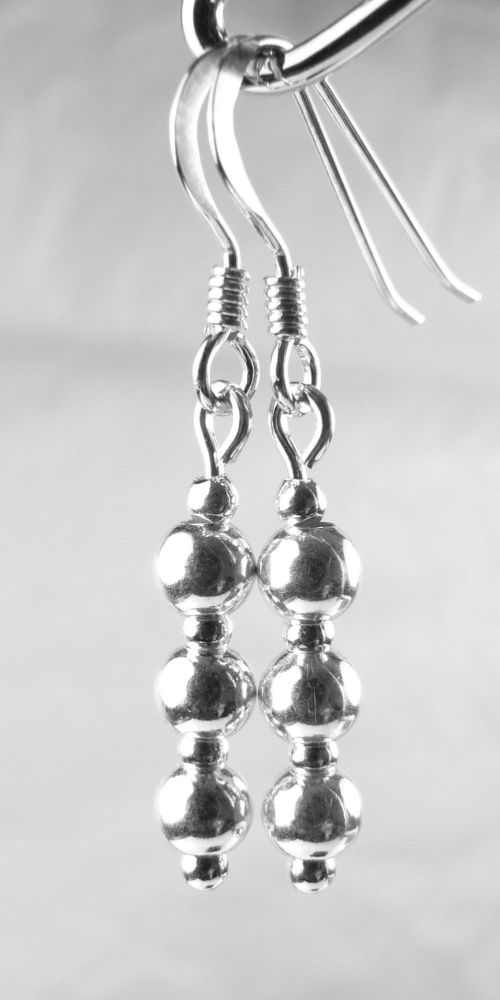 Sterling silver drop earrings, on either fish or kidney wires, in a gift box - beads 4mm, 2mm (ref 8796)