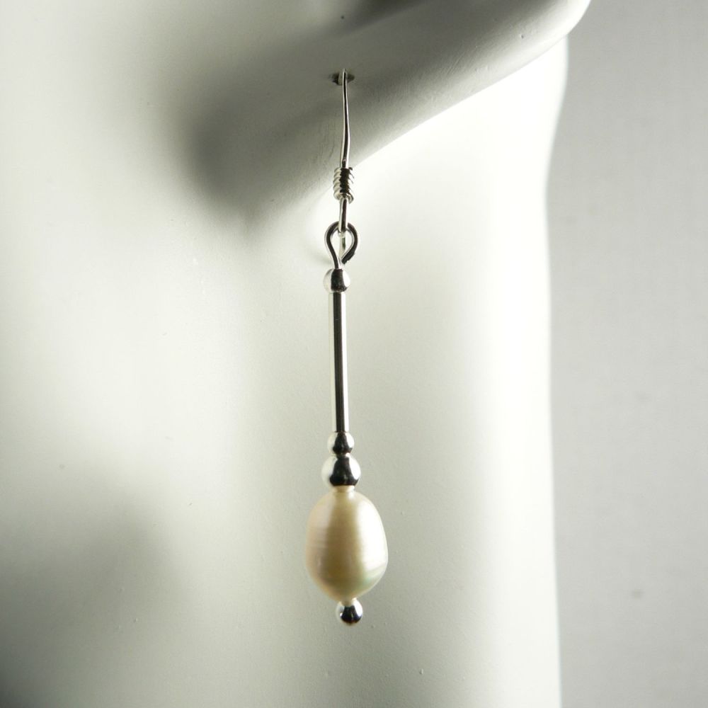 Sterling silver freshwater rice pearl drop earrings, in a gift box (L)