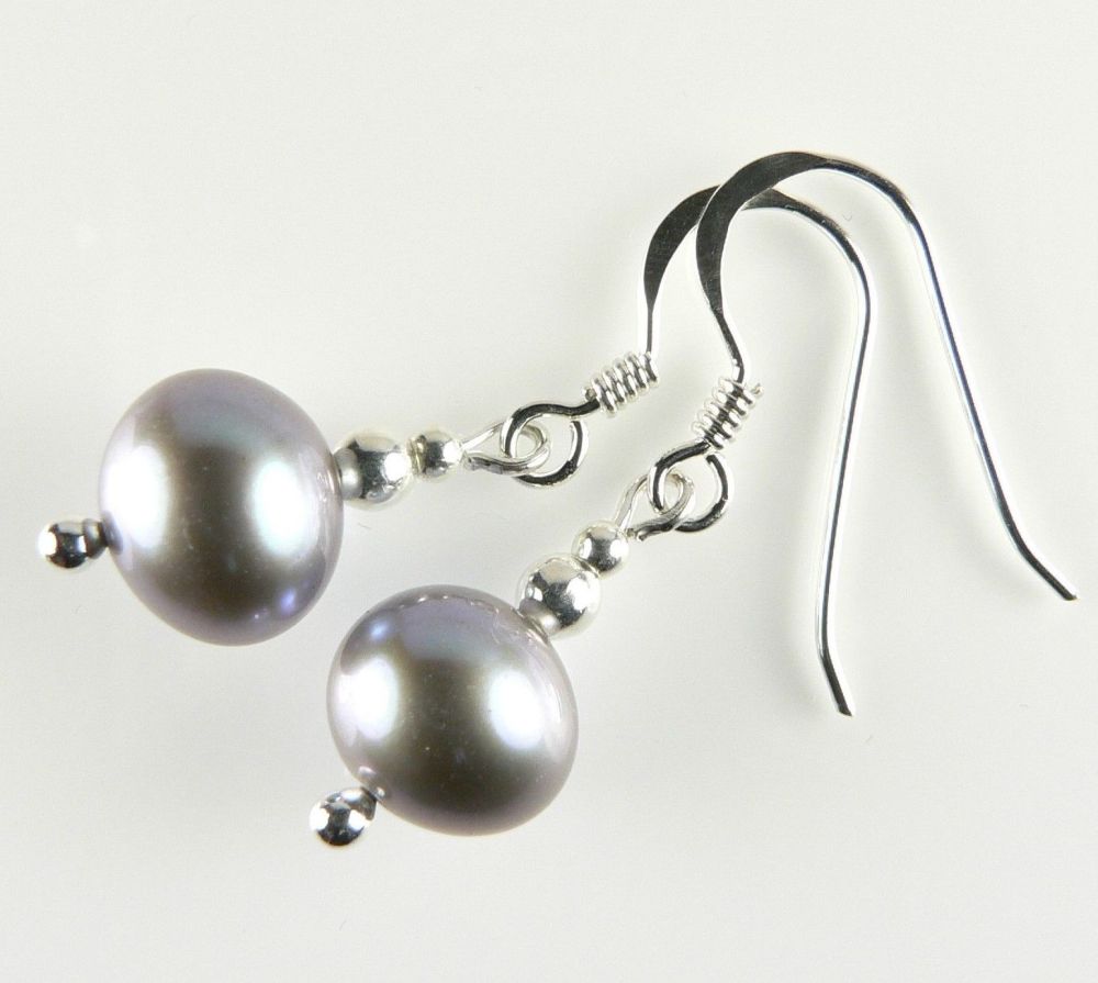 Sterling silver 7.5mm (+/-) freshwater pearl drop earrings, in a gift box (silver peacock, dyed)