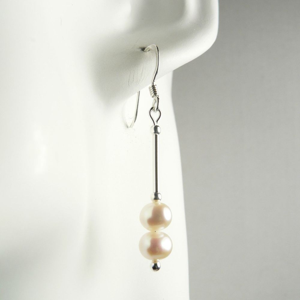 freshwater pearl drop earrings