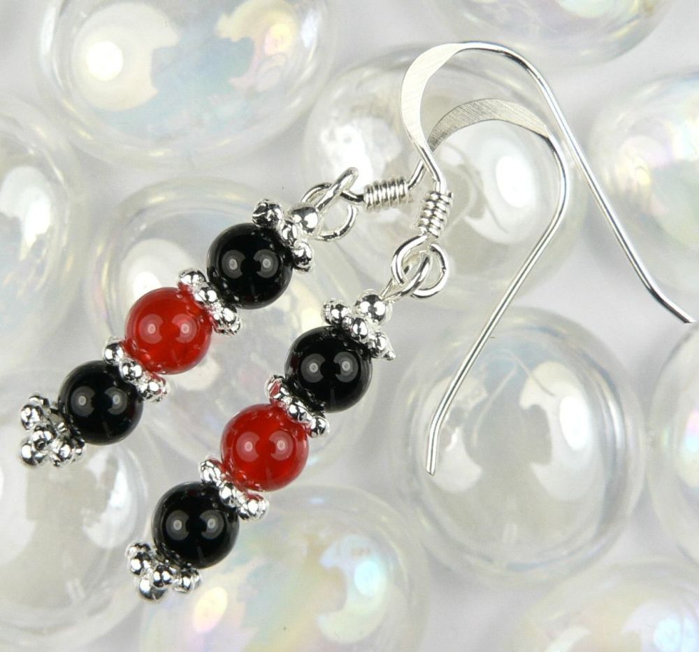 Sterling silver 4mm (+/-) Carnelian & Black Onyx semi-precious stone drop earrings, in a gift box