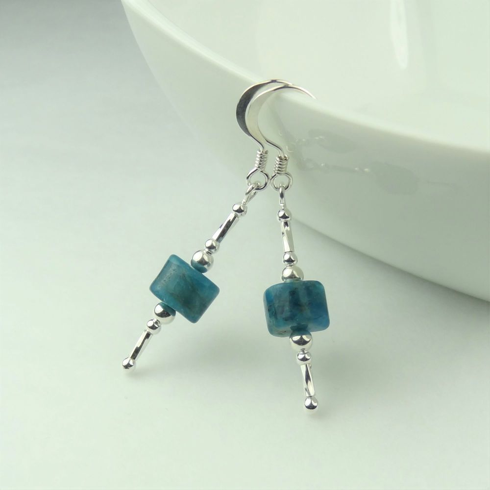 Apatite semi-precious stone & sterling silver drop earrings, in a gift box (tyres/twists)