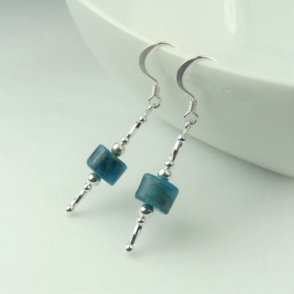 Apatite semi-precious stone & sterling silver drop earrings, in a gift box (tyres/twists)