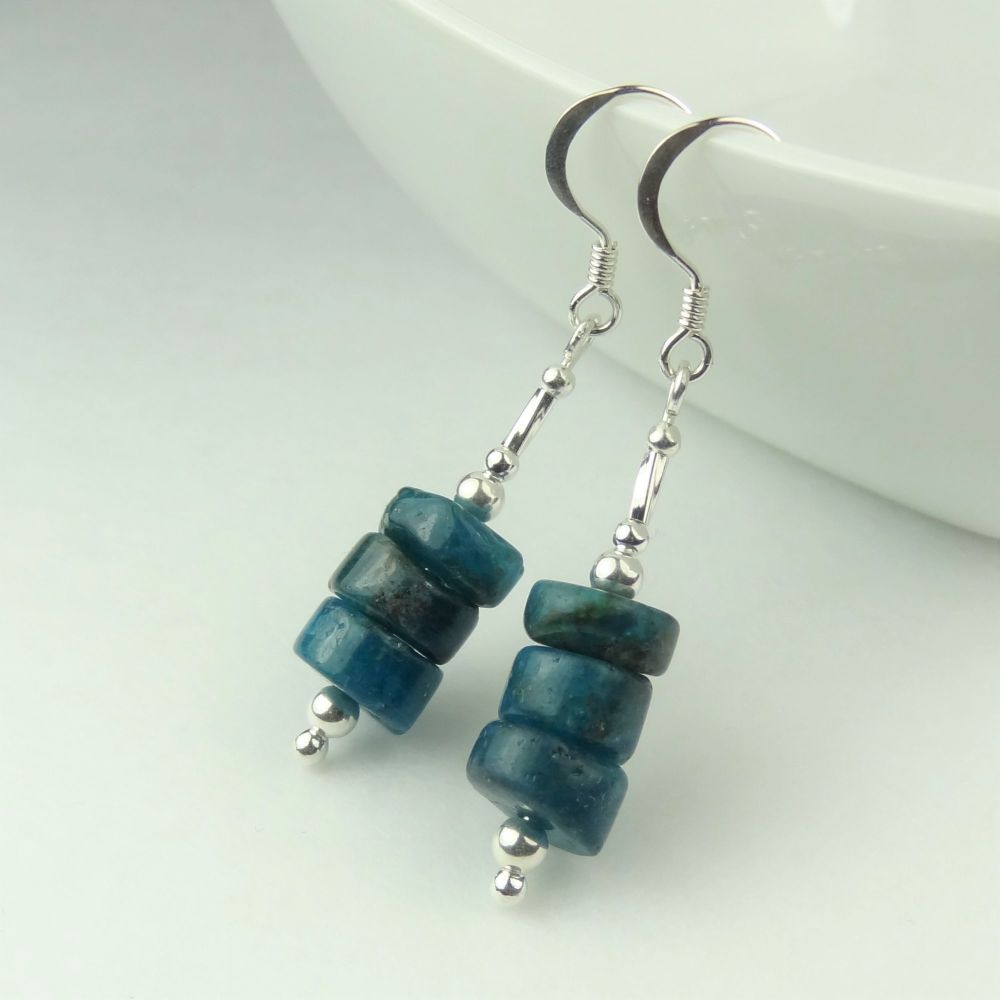 Apatite semi-precious stone & sterling silver drop earrings, in a gift box (tyres/twists)