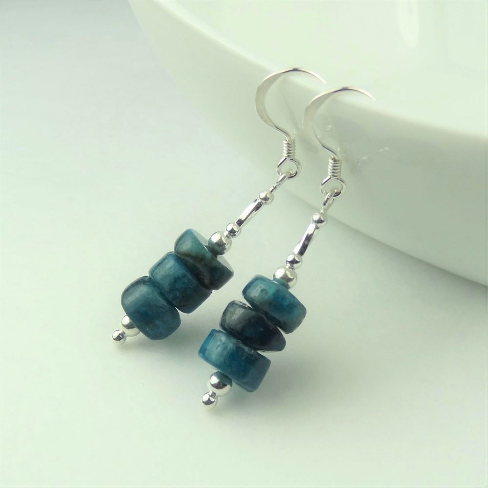 Apatite semi-precious stone & sterling silver drop earrings, in a gift box (tyres/twists)