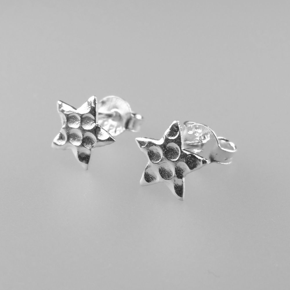 9mm hammered/textured sterling silver star stud earrings, in a gift box