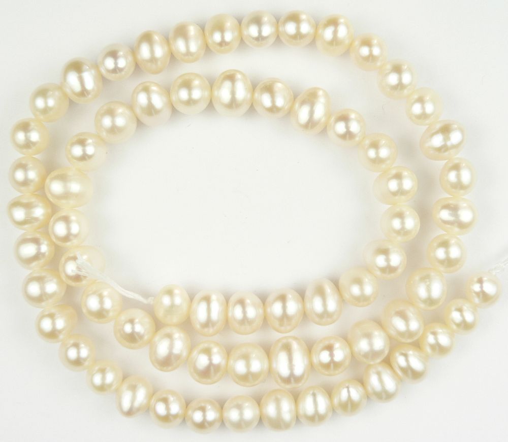 <!-- 006 -->June - Pearl;  Moonstone; Alexandrite