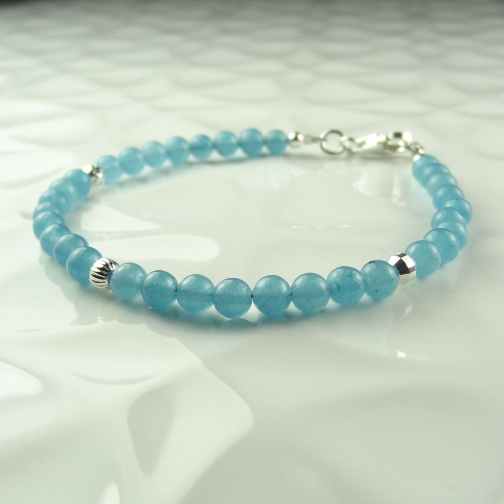 4mm (+/-) blue Sponge Quartz (dyed) semi-precious stone & sterling silver fluted, hammered & faceted bead bracelet with lobster clasp, in a gift box