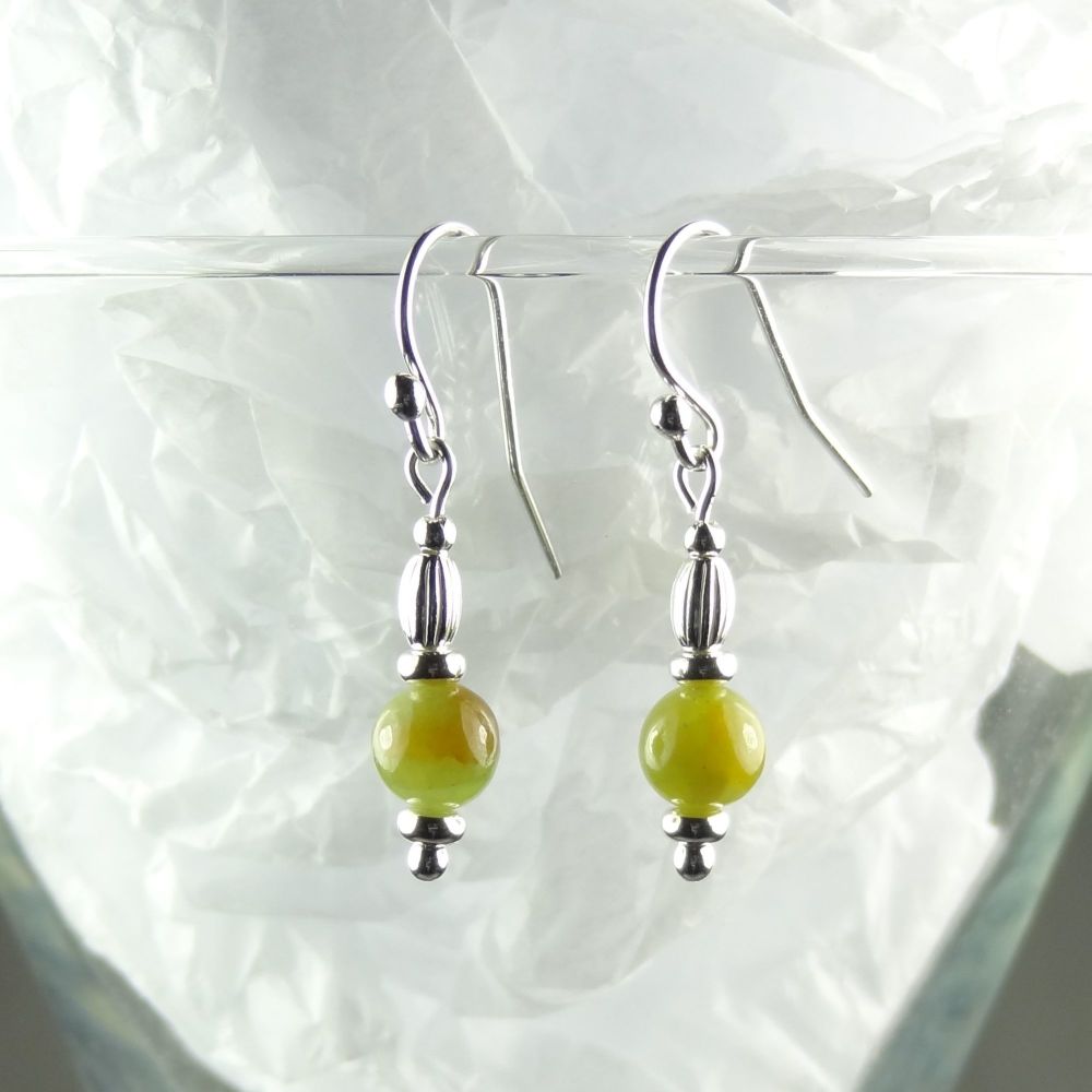 Sterling silver & 6mm (+/-) green Peridot semi-precious stone drop/dangle earrings, in a gift box - August birthday birthstone (S)