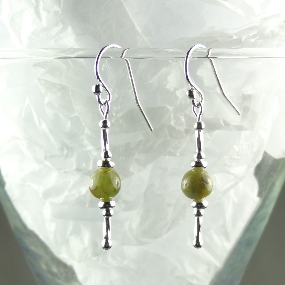 Sterling silver & 6mm (+/-) green Peridot semi-precious stone drop/dangle earrings, in a gift box - August birthday birthstone (L)