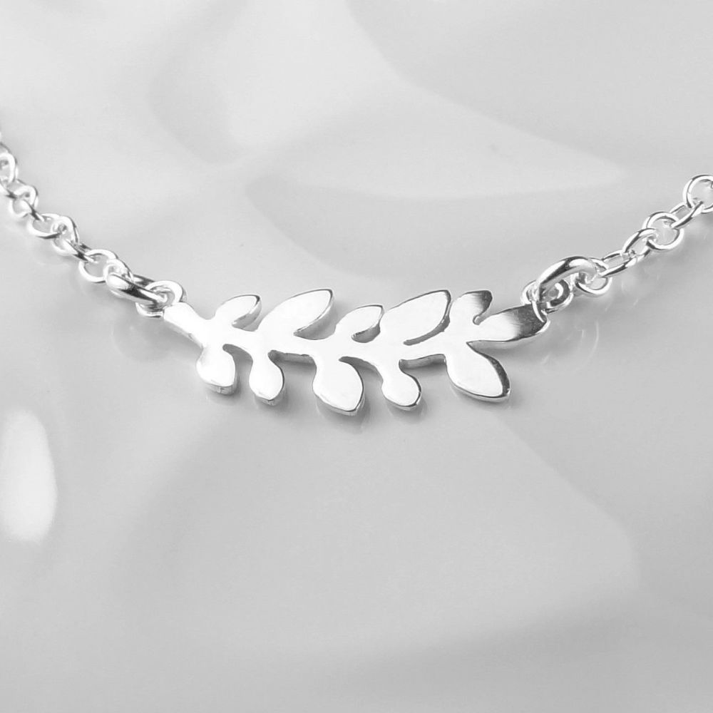 Sterling silver 20mm olive branch connector necklace, length 19 inches / 48 cm, in a gift box, with silver polishing cloth