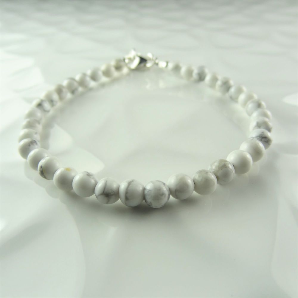 Sterling silver & 4mm (+/-) white and grey Howlite semi-precious stone beaded bracelet with lobster clasp, in a gift box