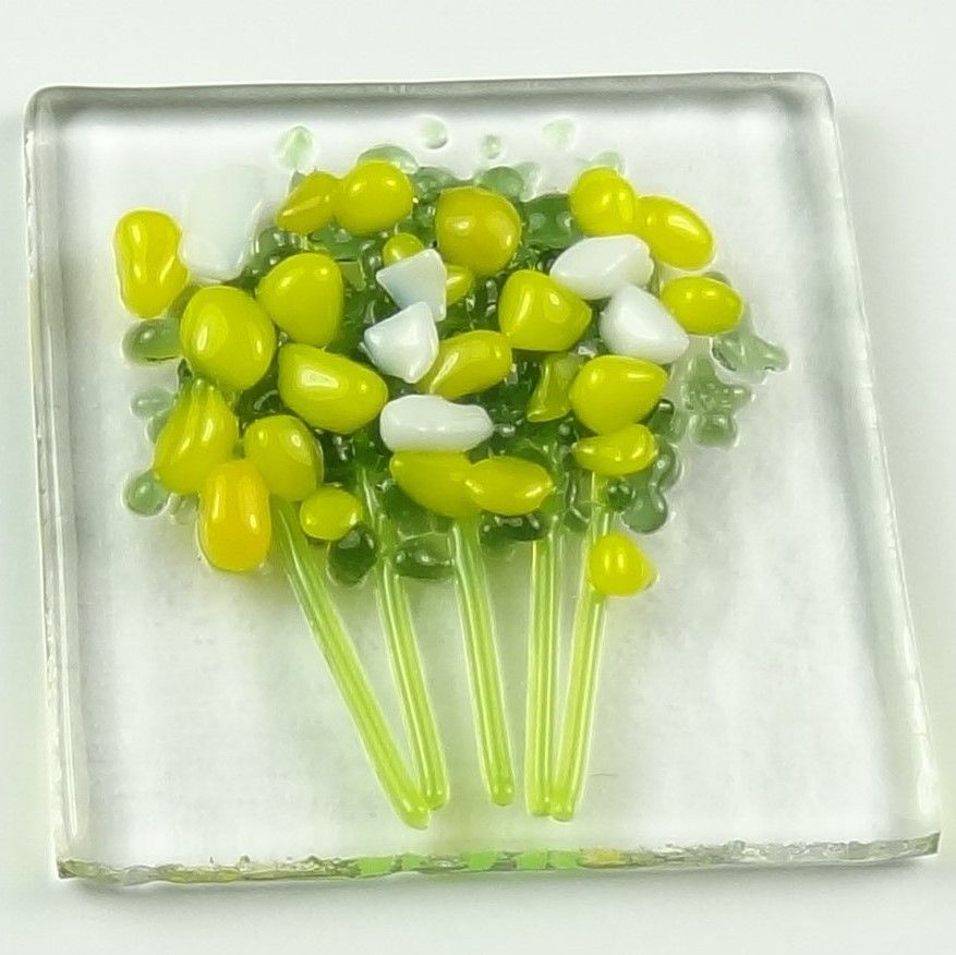 Handmade fused glass art greeting card, any occasion ~ yellow & white flowers, floral, bouquet ~ 4x4 inch card, 1.5 inch (+/-) glass (#410)